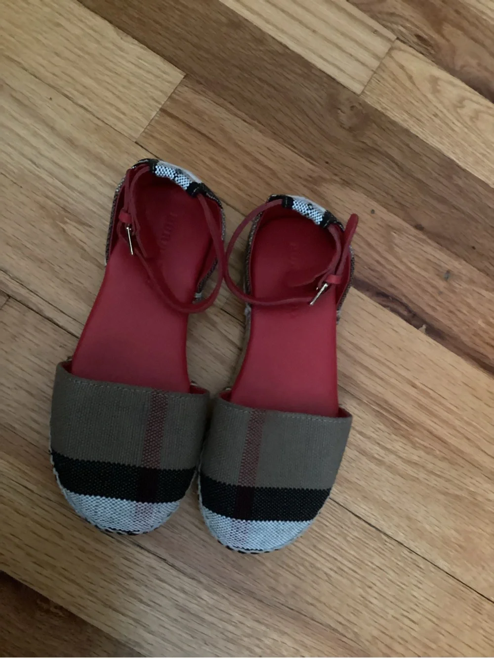 Burberry girls sandals